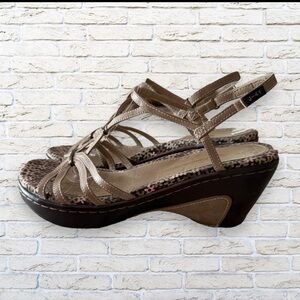 J-41 Adventure Tan Wedge Sandals Size 7.5 - 7 1/2